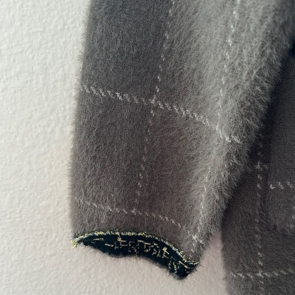 Gray elegant Trim Cardigan Sweater - Picture 3 of 6